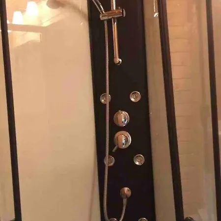 Tiny House Close To Brussels South Charleroi Airport Dağ evi *