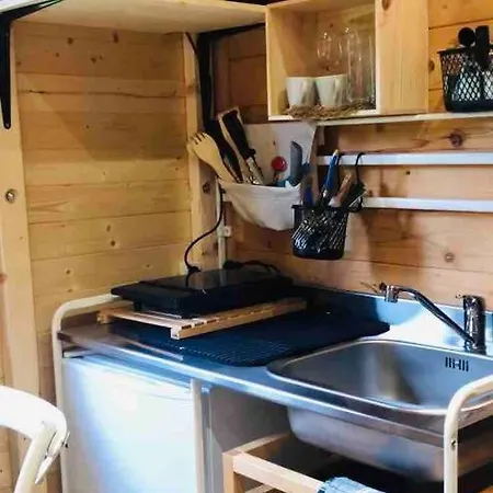 Dağ evi Tiny House Close To Brussels South Charleroi Airport